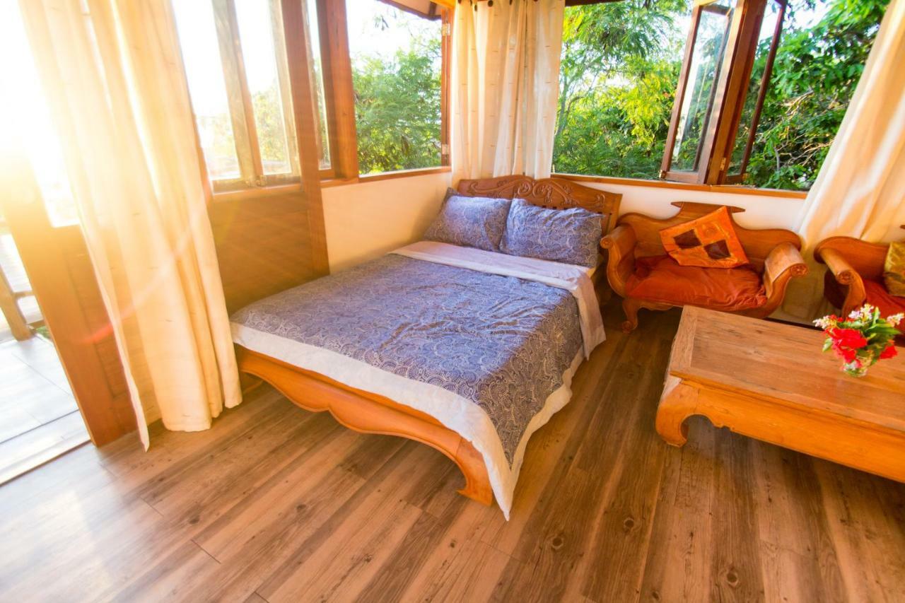Boa Hill Surf House Hotel Nemberala Buitenkant foto